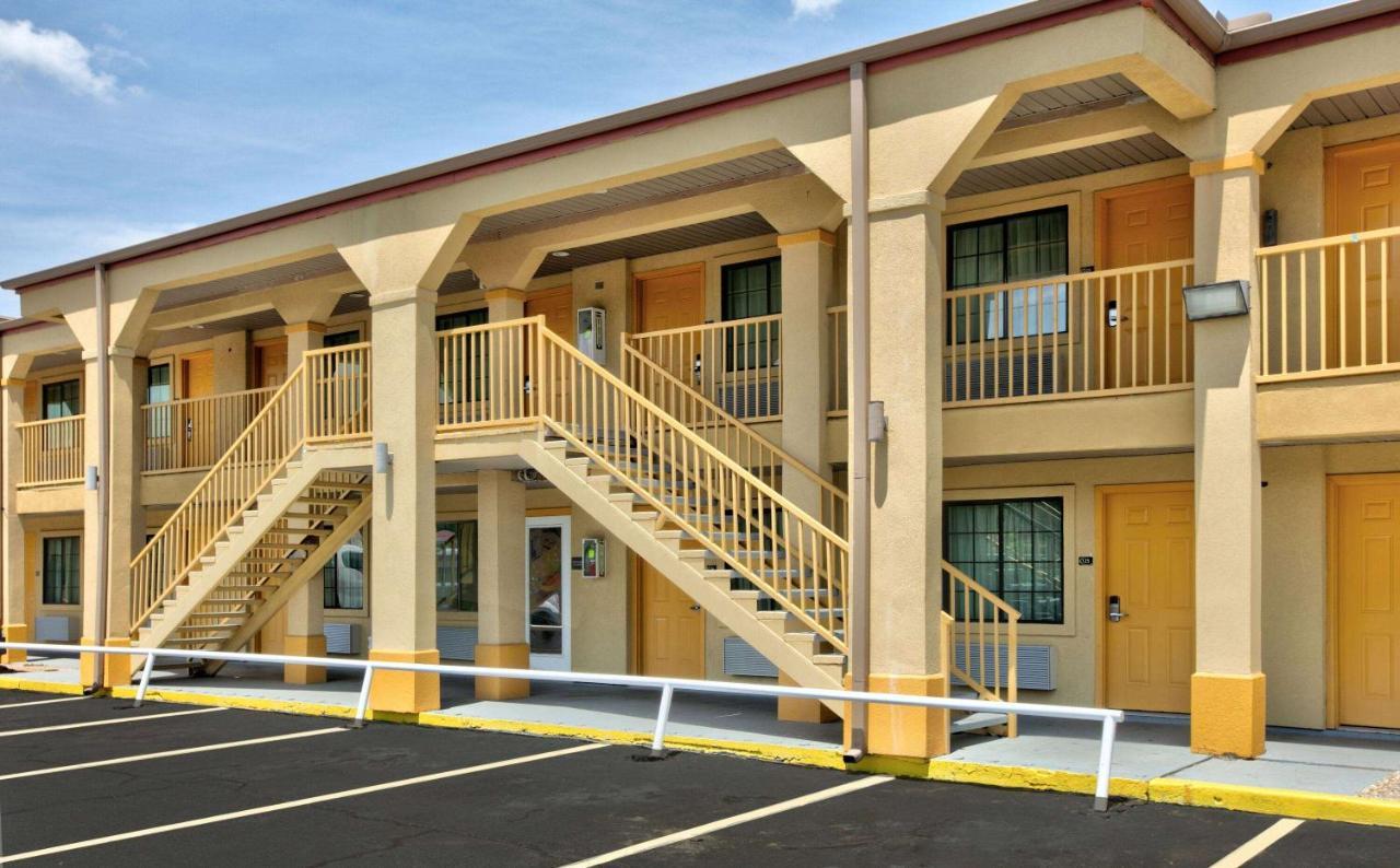 Готель Super 8 By Wyndham Palestine Tx Екстер'єр фото